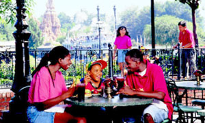 Disneyland&reg; - Caf&eacute; Orl&eacute;ans