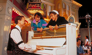 (Mini guide) Les restaurants de Disneyland Resort en Californie RefreshmentCorDinLowBand